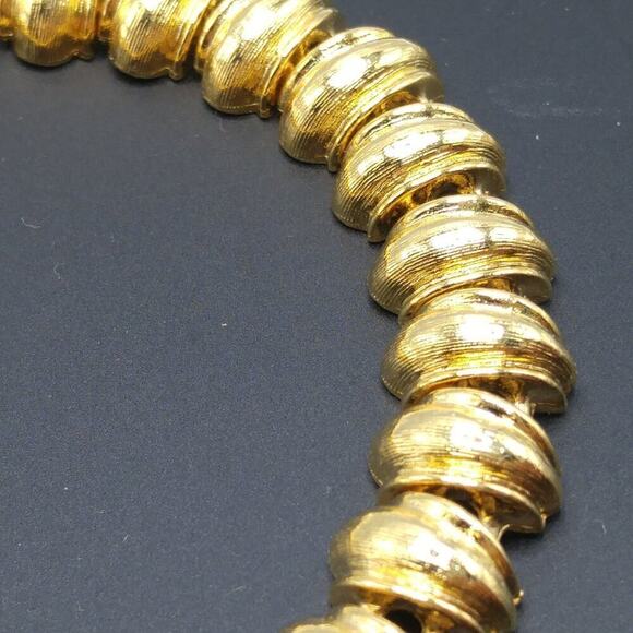 Vintage Gold Tone Link Necklace, 18 Inches, 1990s - Picture 5 of 9